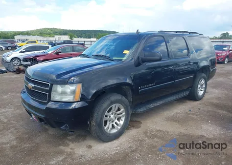 2008 Chevrolet Suburban 1500 Lt z USA, uszkodzony, nr VIN 1GNFC160X8R252335